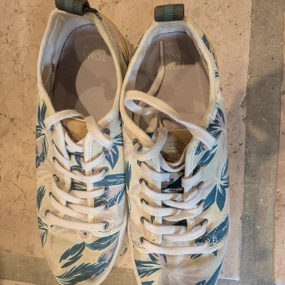 TOMS Lilac Floral Print Travl Lite Women’s Sneaker Size 7.5 - Picture 3 of 9